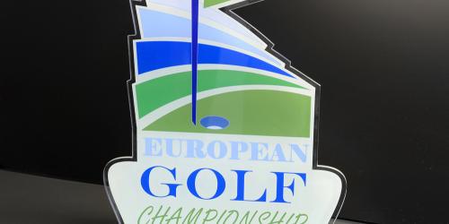 Stampa UV su un trofeo in acrilico per l'esposizione del campionato di golf