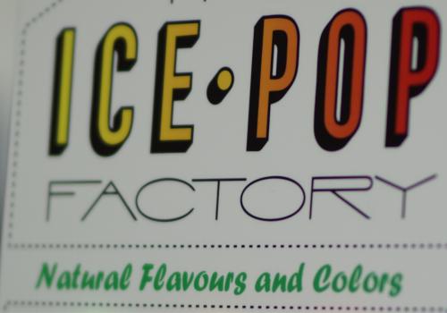 Cartello pop display stampato UV in acrilico con processo di stampa e taglio