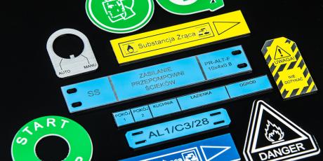 Targhette identificative colorate incise per l'etichettatura, la segnaletica di sicurezza e l'identificazione dell'attrezzatura